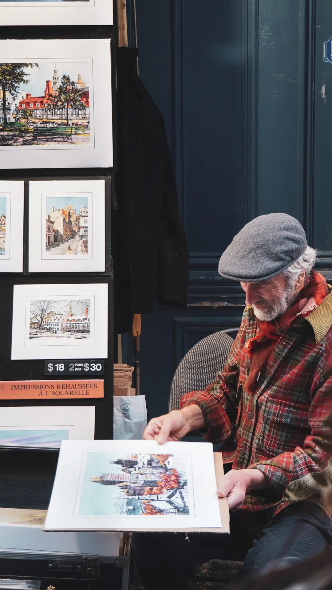 Samarbete med lokala konstnärer för unik merch