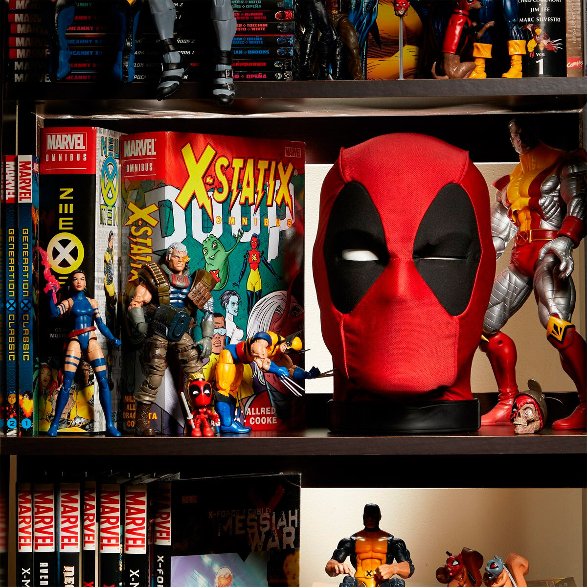 COMIC / SUPERHERO