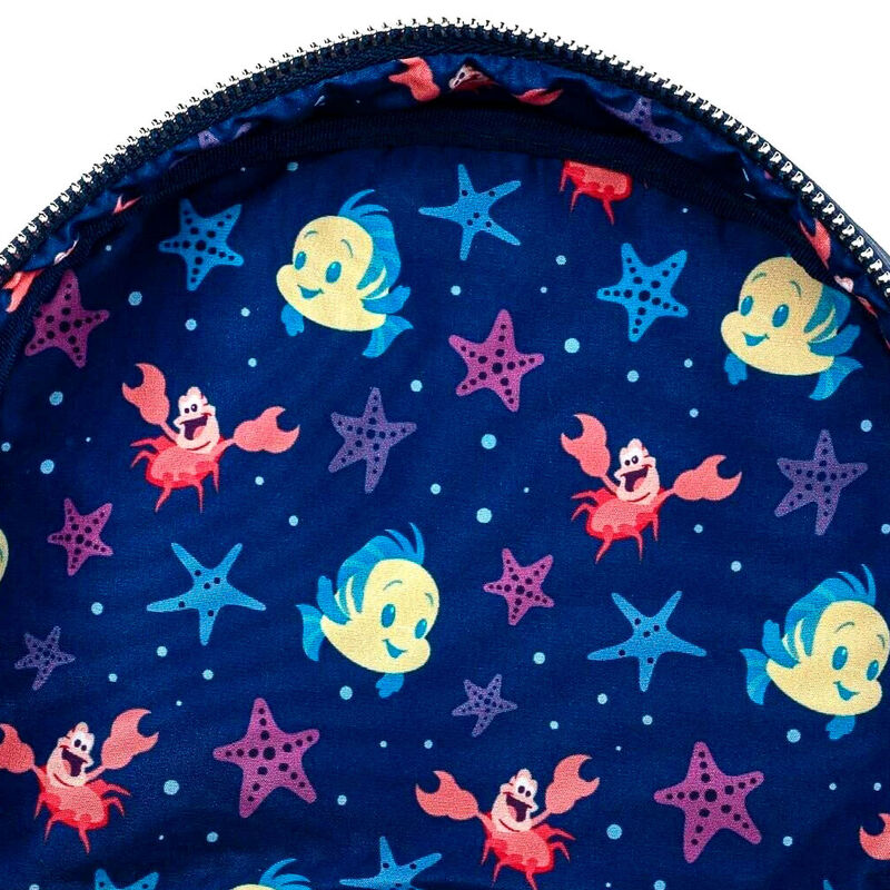 Size: 31x21x10cm.