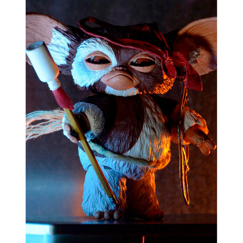 Size: 12cm. Articulated figure. Contains accessories.