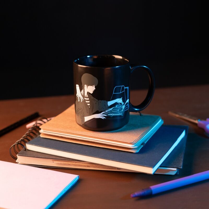 Wednesday Addams Mugg 350ml – Perfekt för varje Addams-fan