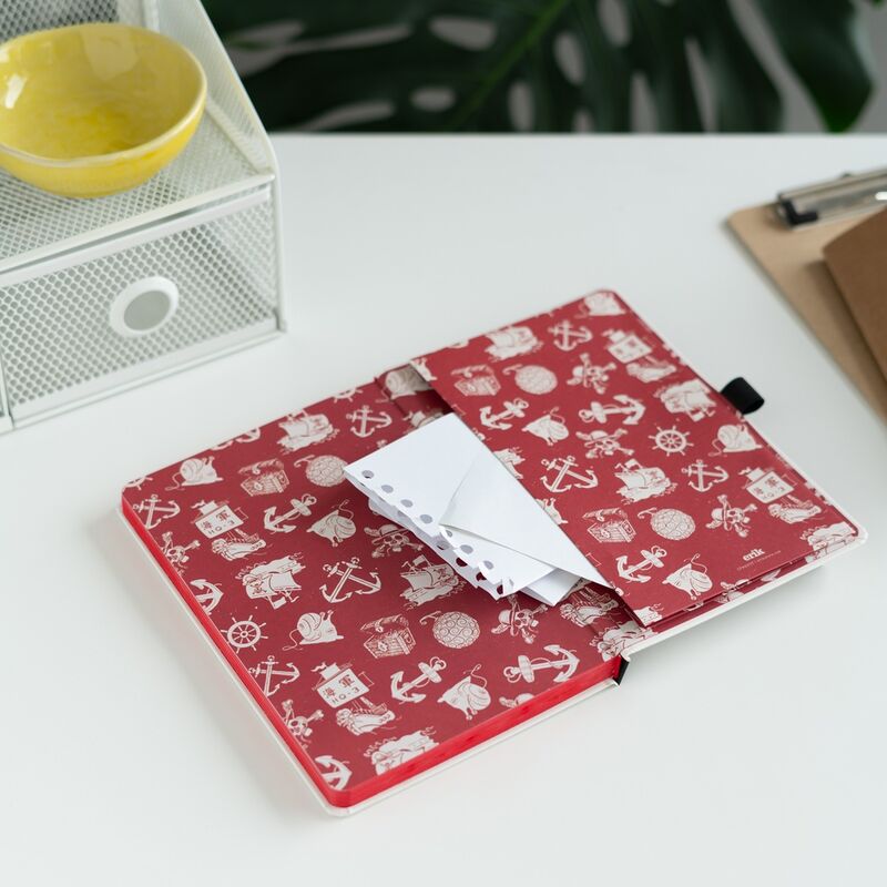 One Piece A5 premium Anteckningsblock + projector pen