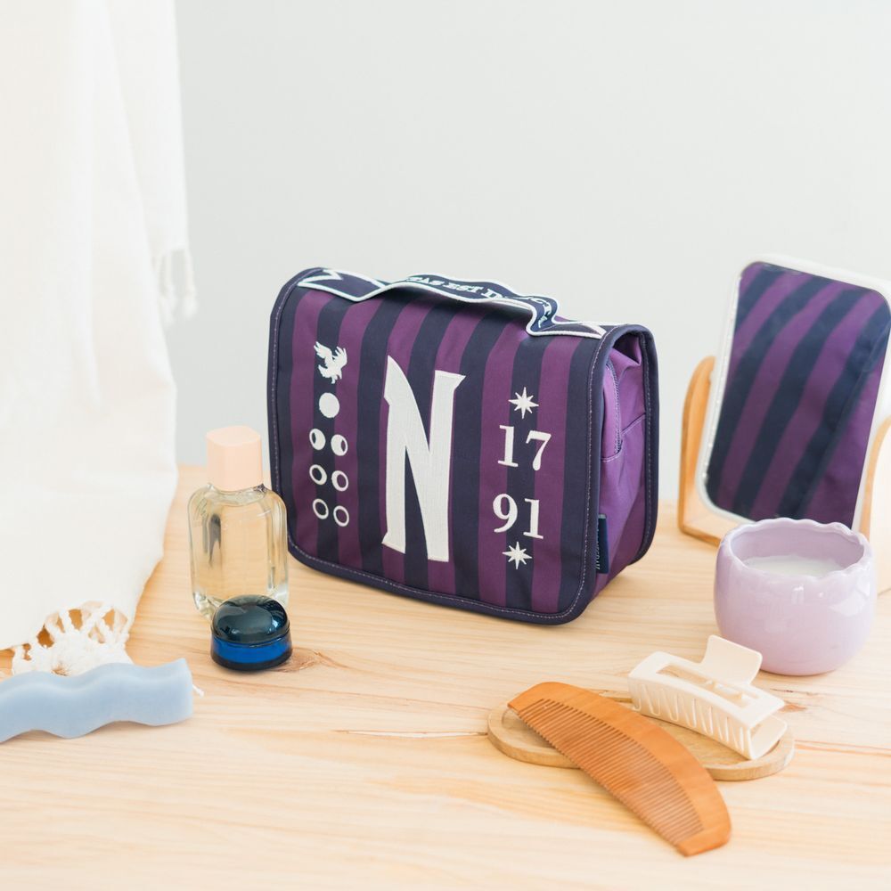 Wednesday Travel Vanity Case - Perfekt för dina resor