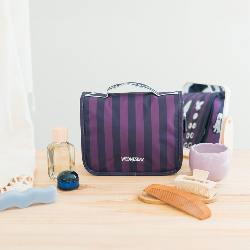 Wednesday Travel Vanity Case - Perfekt för dina resor