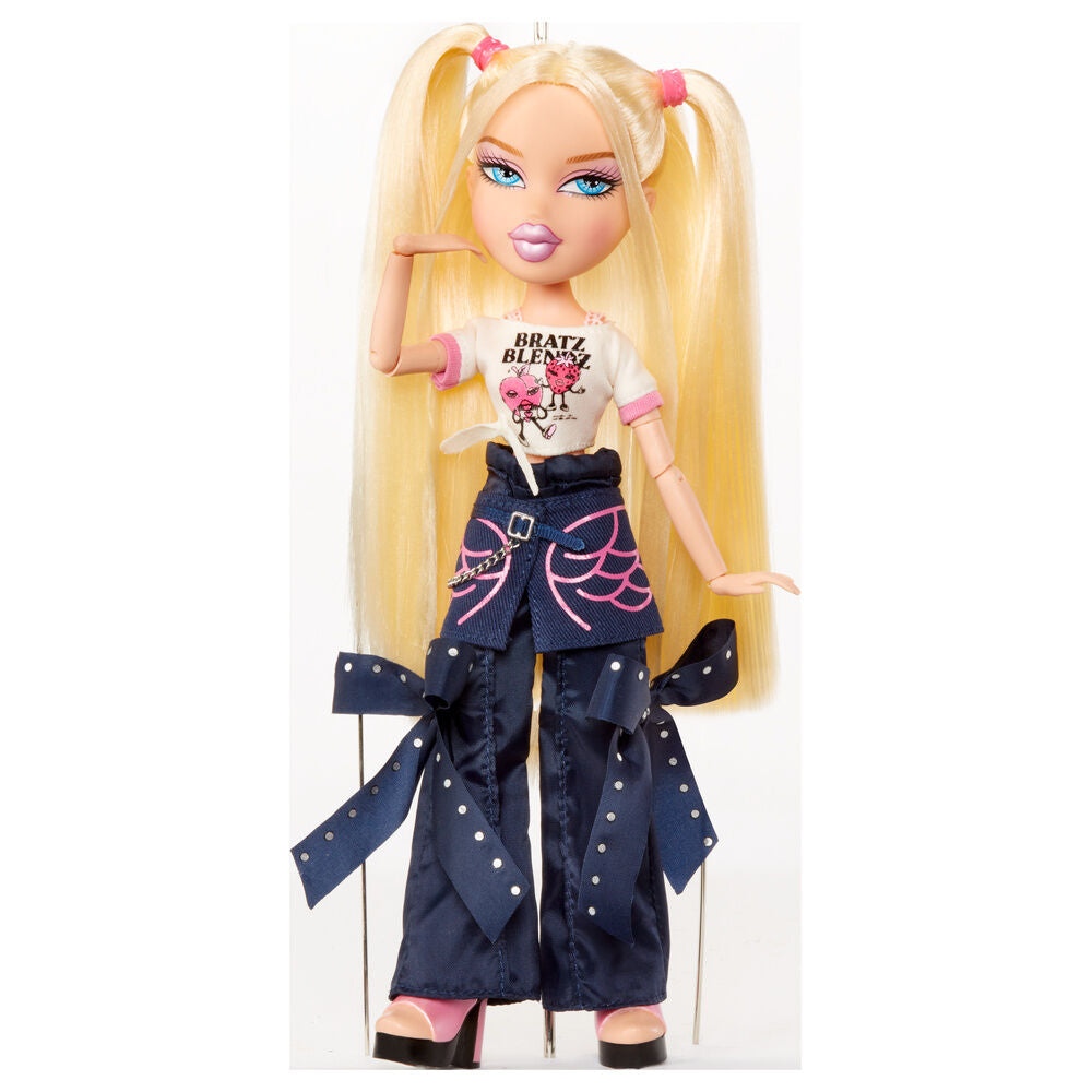 Bratz Stylin Cloe Docka + T-shirt