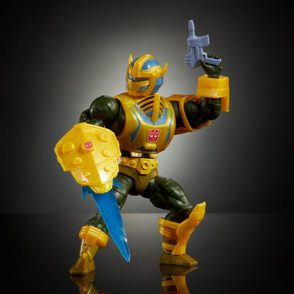 Masters of the Universe x Transformers Bumblebee Armor Man-At-Arms Figur 14 cm
