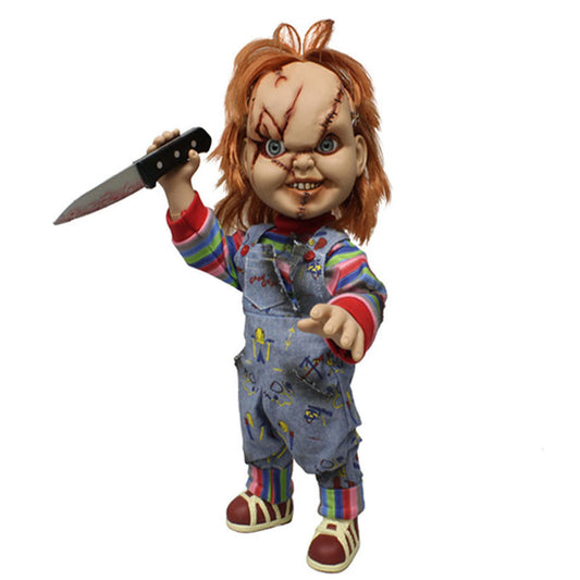 Articulated figure with up to 11 points of articulation and accessories. It has 7 chilling different phrases. Size approx: 38cm. With voice.